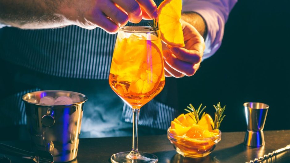 Cocktails signature : Créez votre propre boisson de luxe avec nos recettes exclusives