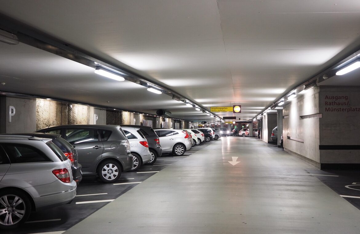 parking sécurisé avec surveillance 24/7, accès contrôlé et réservation en ligne. protégez votre véhicule, emplacements couverts près du centre-ville.