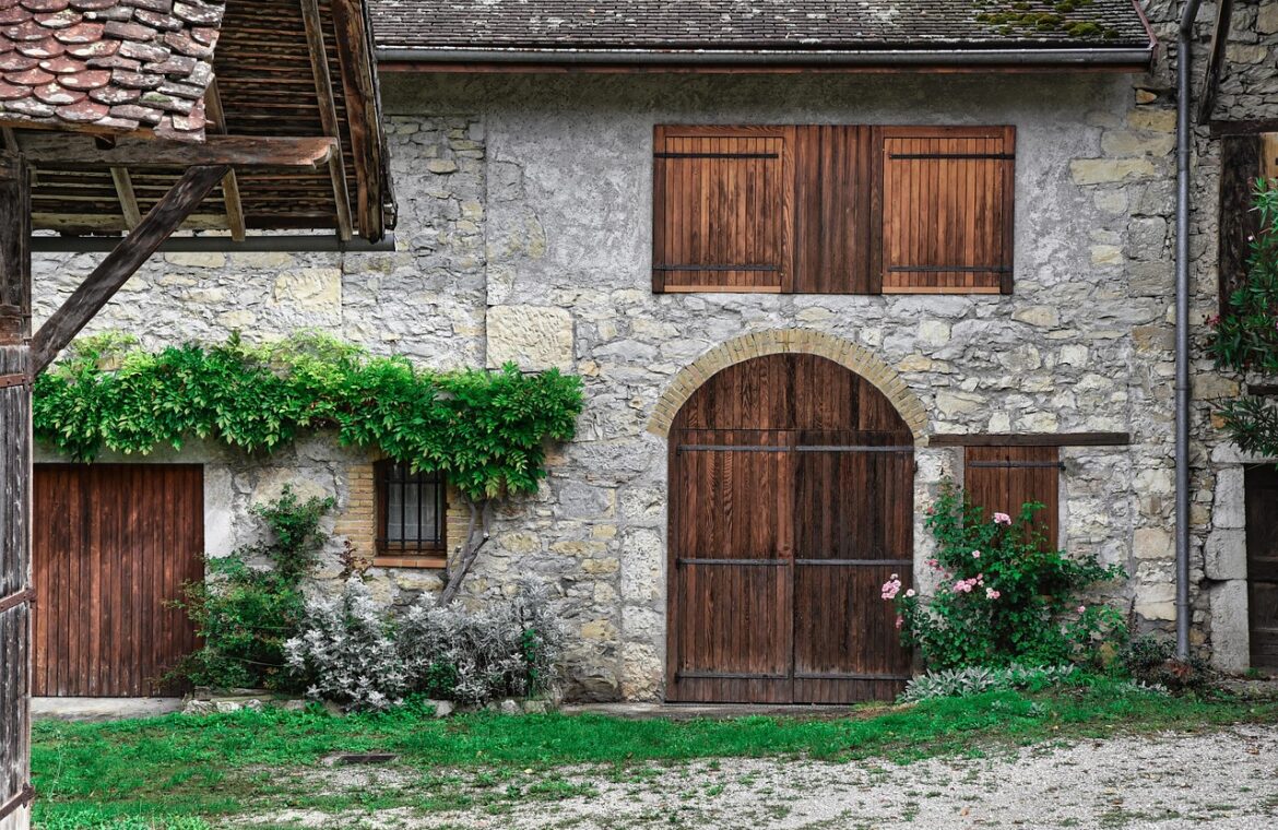 redonnez vie à votre façade grâce à nos solutions de rénovation efficaces et durables. découvrez nos conseils et services pour embellir et protéger votre habitation.