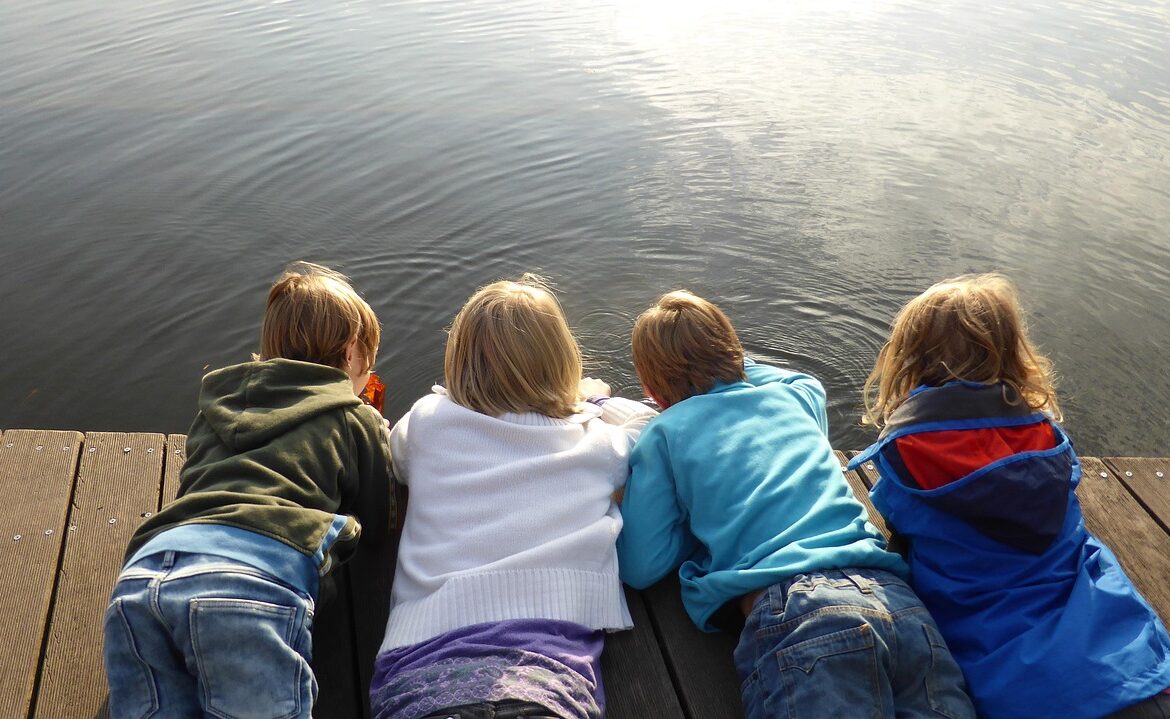 découvrez les meilleures astuces et soins pour favoriser la croissance naturelle de vos cheveux et retrouver une chevelure dense et en pleine santé.