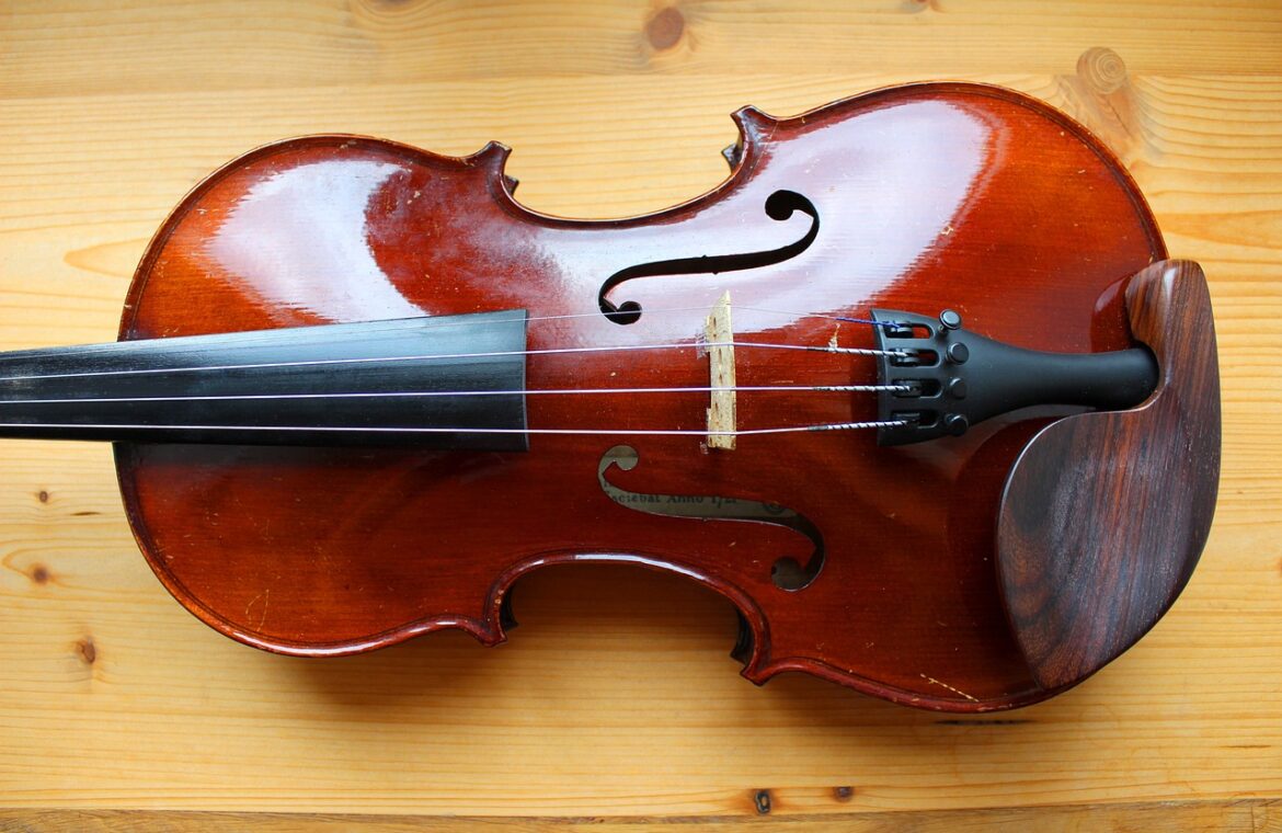 découvrez la théorie musicale simplifiée pour apprendre facilement les bases de la musique et progresser rapidement.