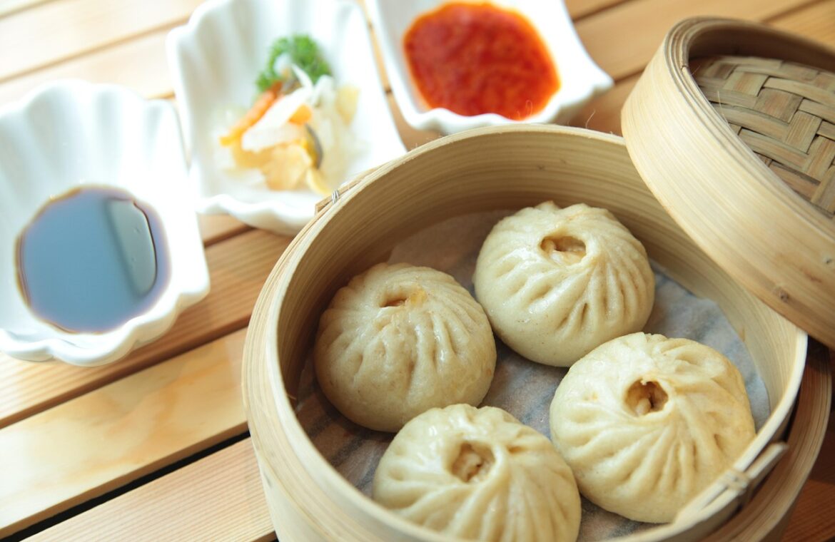 découvrez nos délicieux bao buns, des petits pains vapeur moelleux garnis de saveurs exquises, parfaits pour un repas gourmand et exotique.