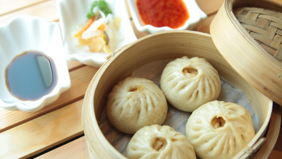 découvrez nos délicieux bao buns, des petits pains vapeur moelleux garnis de saveurs exquises, parfaits pour un repas gourmand et exotique.