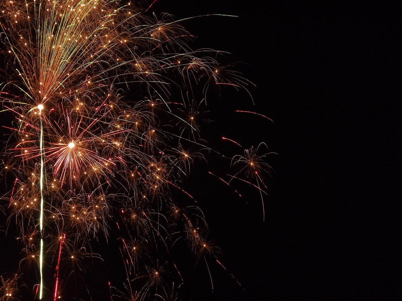 système d'alarme incendie fiable pour détecter rapidement les départs de feu et assurer la sécurité de vos locaux.