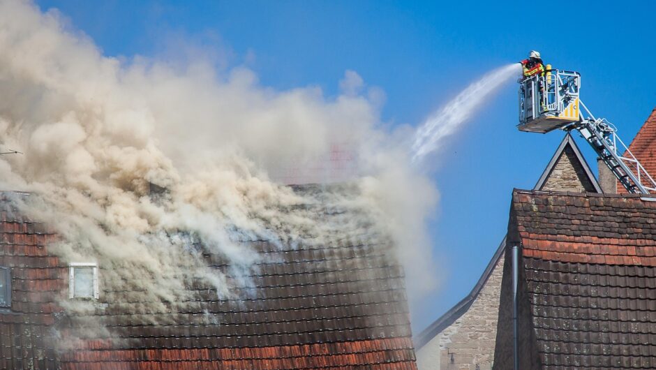 découvrez nos solutions efficaces et fiables de systèmes d'alarme incendie pour protéger votre domicile ou votre entreprise contre les risques d'incendie.