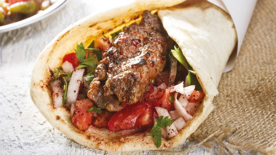 découvrez notre pain à kebab moelleux et savoureux, parfait pour composer vos sandwichs kebab faits maison.