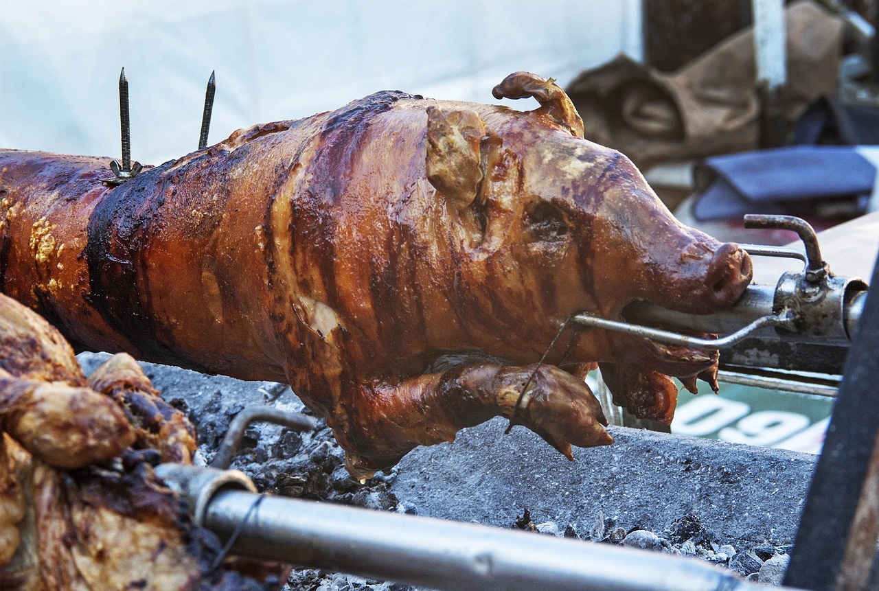 découvrez notre rôtisserie traditionnelle offrant des plats savoureux et généreusement cuisinés, parfaits pour vos repas en famille ou entre amis.