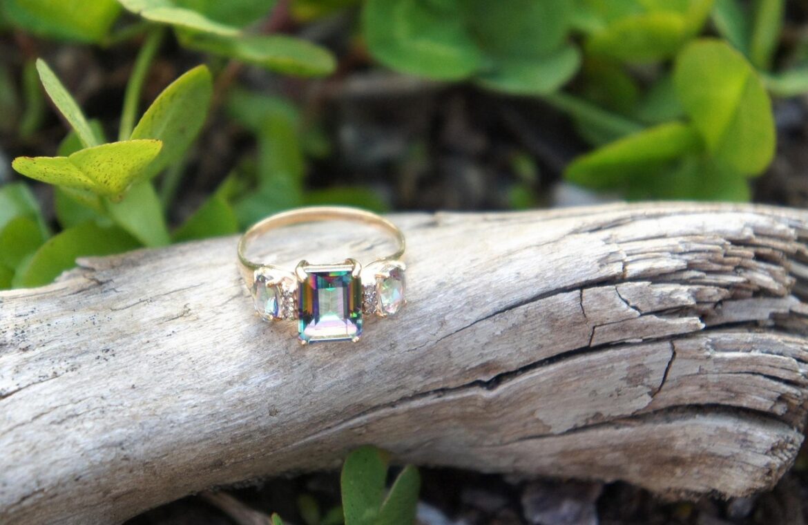 découvrez tout sur les carats de l'or, leur signification et comment choisir la qualité idéale pour vos bijoux en or.