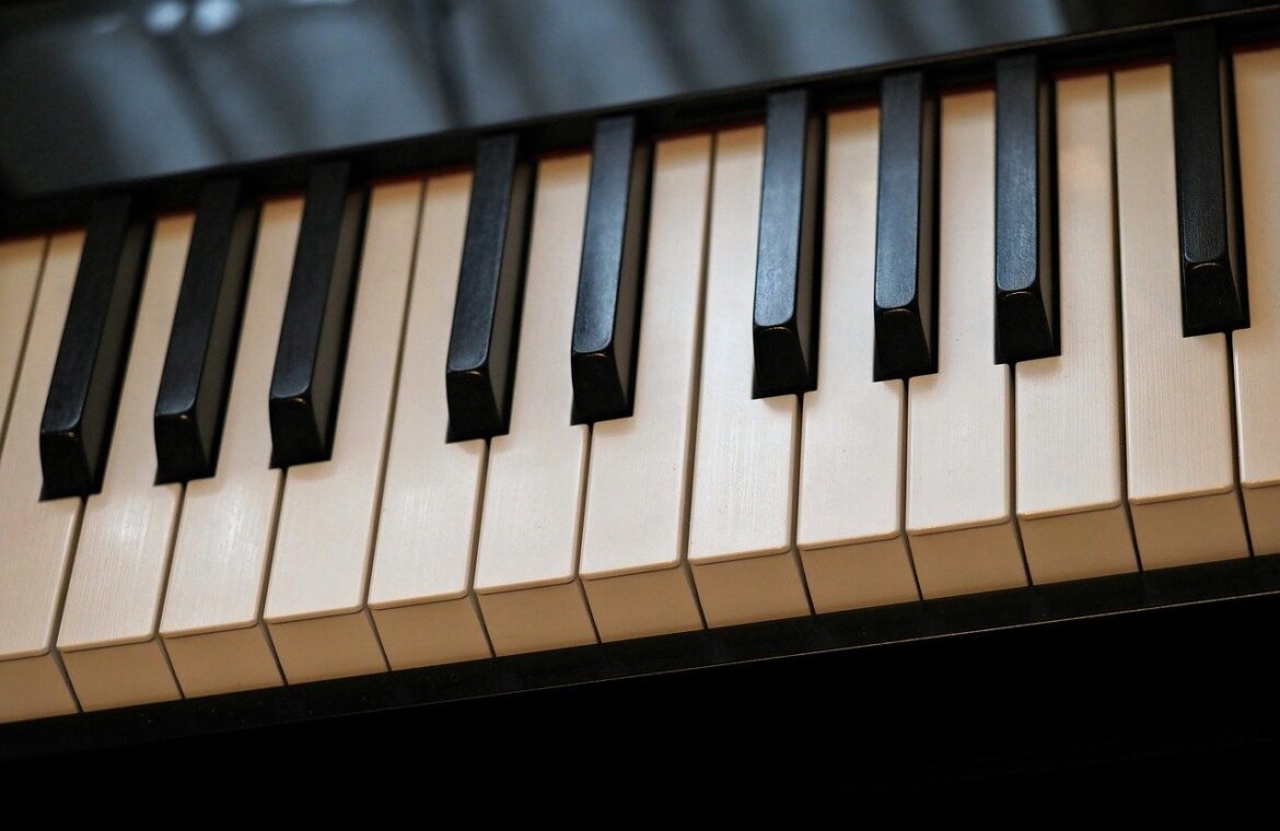 découvrez une méthode de piano pour débutants, facile à suivre, idéale pour apprendre les bases du piano rapidement et efficacement.