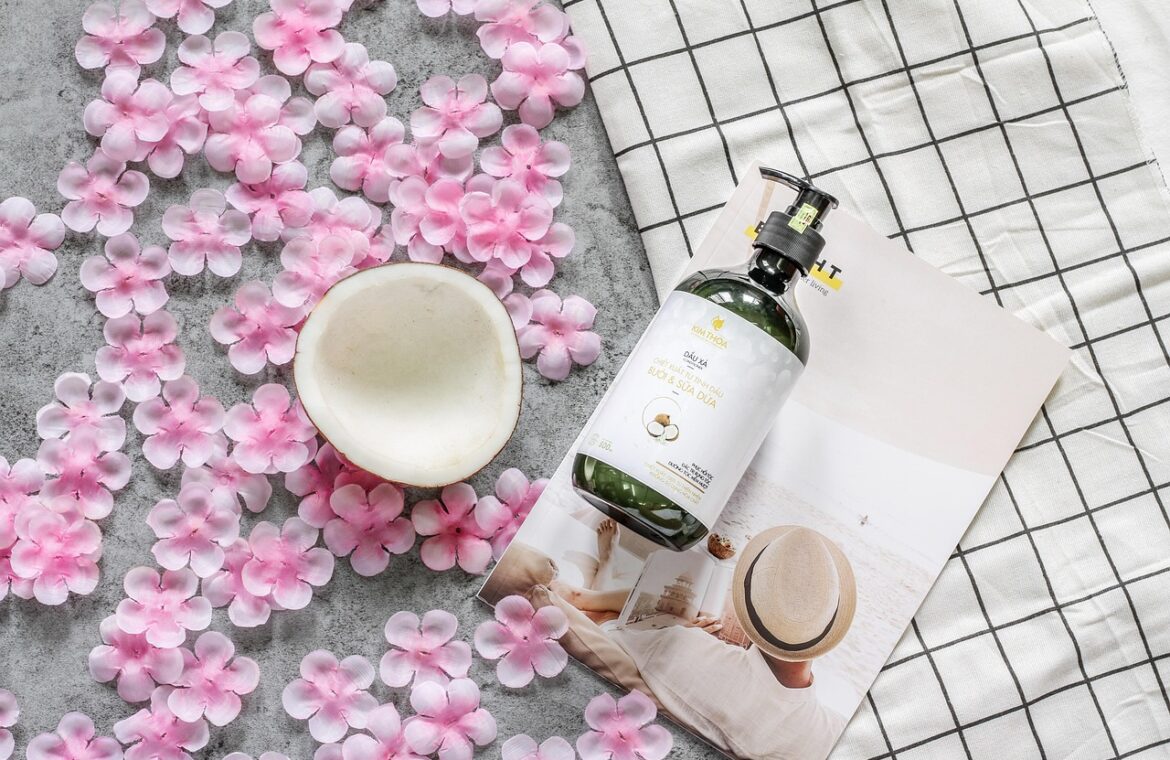 découvrez tout ce qu'il faut savoir sur la perte de cheveux postpartum : causes, conseils et solutions pour retrouver une chevelure saine après l'accouchement.