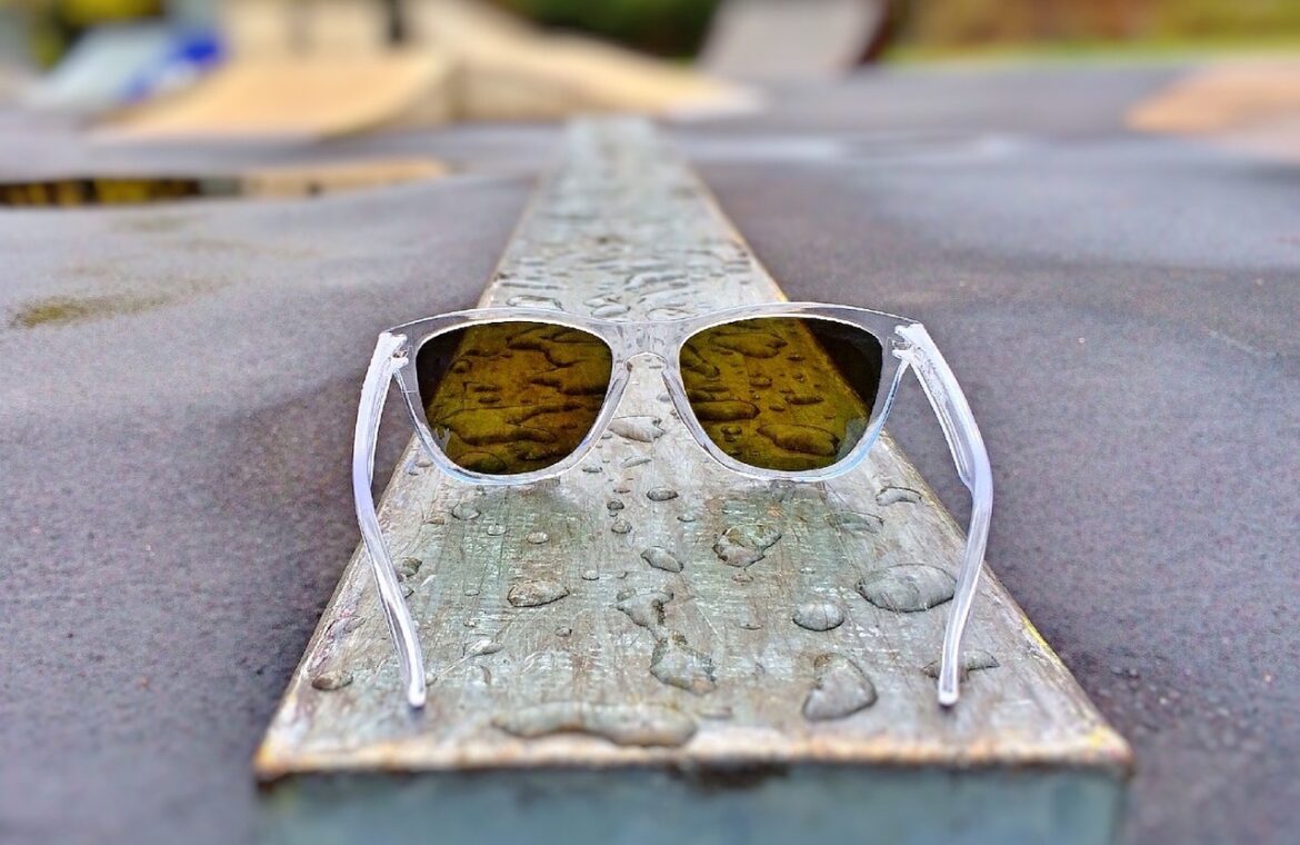 découvrez notre sélection tendance de lunettes de soleil pour protéger vos yeux avec style. modèles pour hommes, femmes et enfants, adaptés à toutes les occasions.