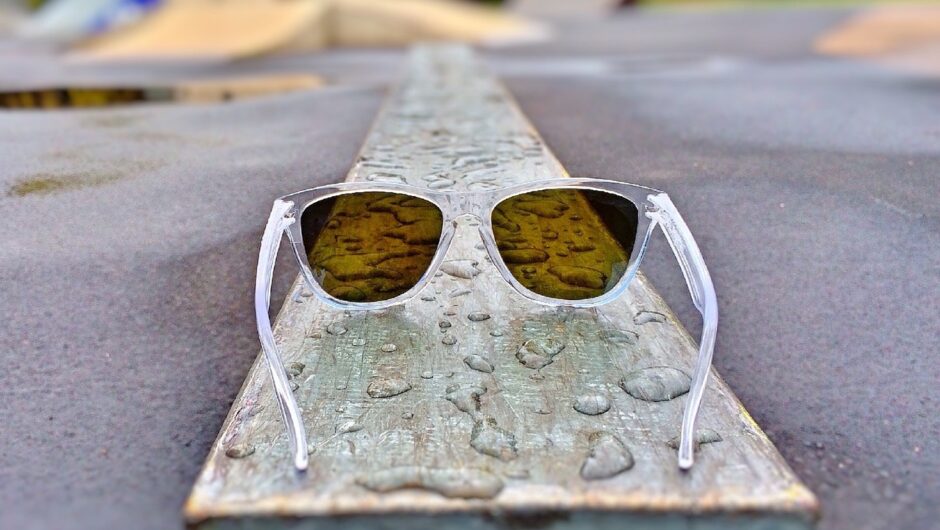découvrez notre sélection tendance de lunettes de soleil pour protéger vos yeux avec style. modèles pour hommes, femmes et enfants, adaptés à toutes les occasions.