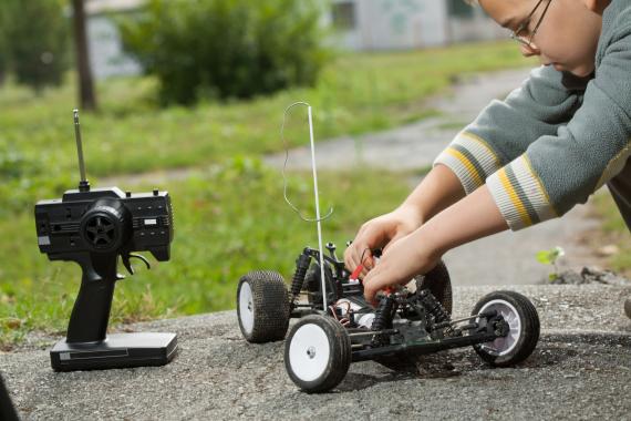 Quelles pièces remplacer sur une voiture télécommandée ?