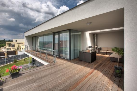 Comment poser une étanchéité bitumeuse pour sécuriser un toit-terrasse ?