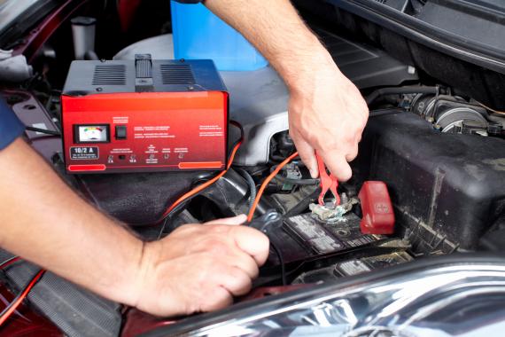 Batterie à plat : les solutions d’un dépannage auto rapide