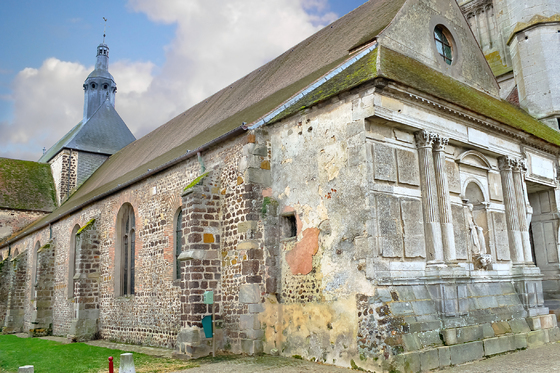 Façade en pierre : quels traitements choisir contre l’humidité ?