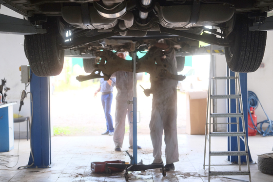 Pont élévateur pour garage : quelles capacités de levage choisir ?