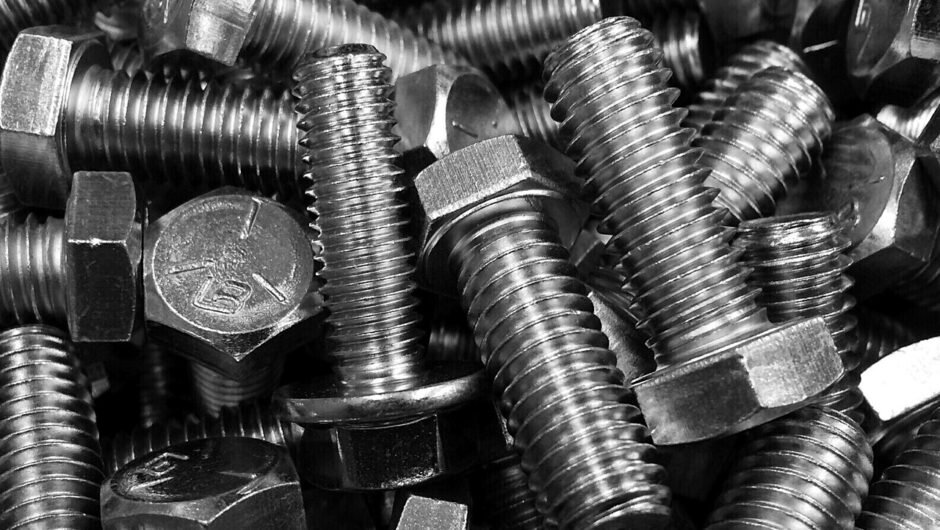 Presse plieuse CNC : comment l&rsquo;informatique garantit la précision du pliage