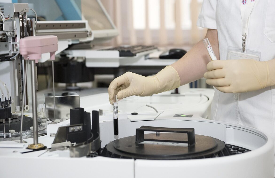 découvrez les différences entre dermatologie esthétique et médicale, leurs traitements, leurs objectifs et le rôle du dermatologue dans chaque approche.