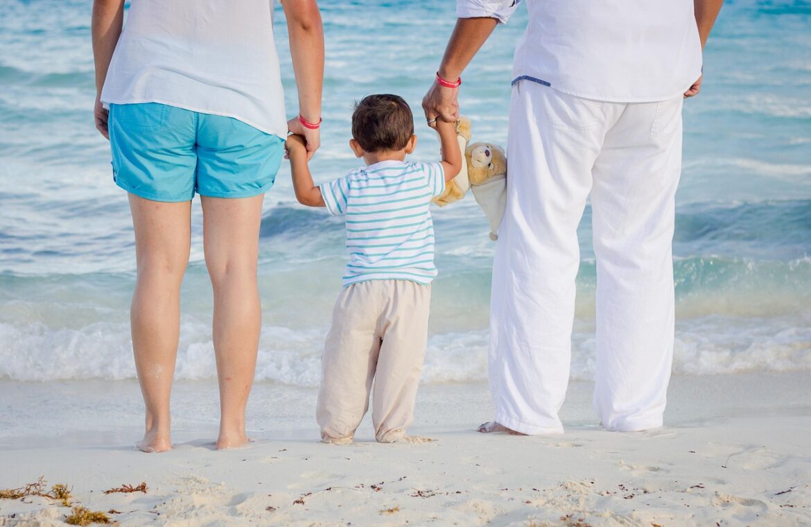 préparez vos premières vacances en famille avec bébé : conseils pratiques, destinations adaptées et astuces pour profiter sereinement de chaque instant.