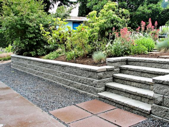 Muret de jardin : quels matériaux choisir selon votre terrain ?