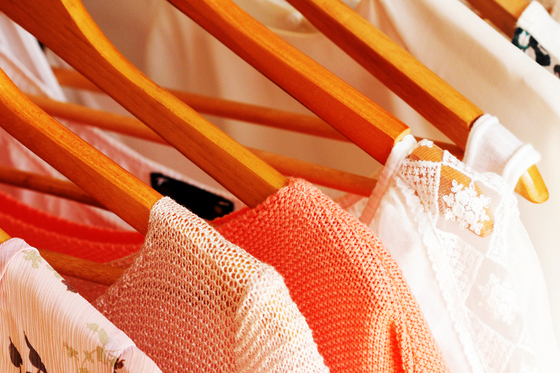 Comment aménager une garde-robe sous pente ?