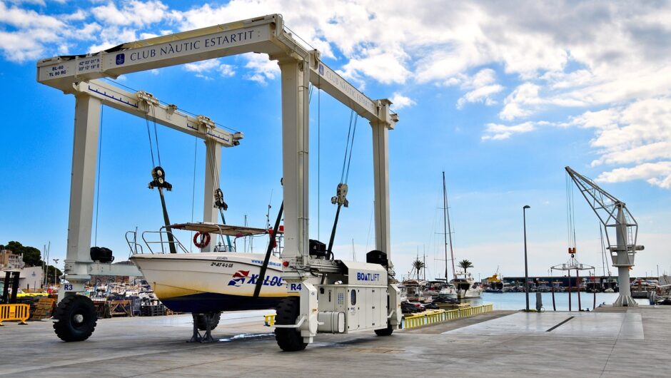 découvrez les conseils essentiels pour entretenir votre bateau, préserver ses performances et naviguer en toute sécurité toute l’année.