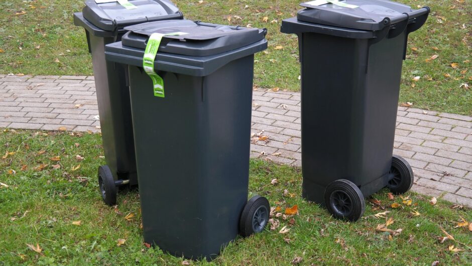 découvrez le stockage jusqu’à décroissance des déchets radioactifs, ses conditions de sécurité et les étapes à suivre avant leur élimination.